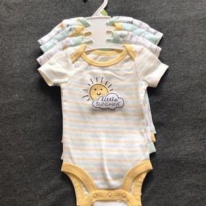 4 Pack of unisex onesies - 0-3 months